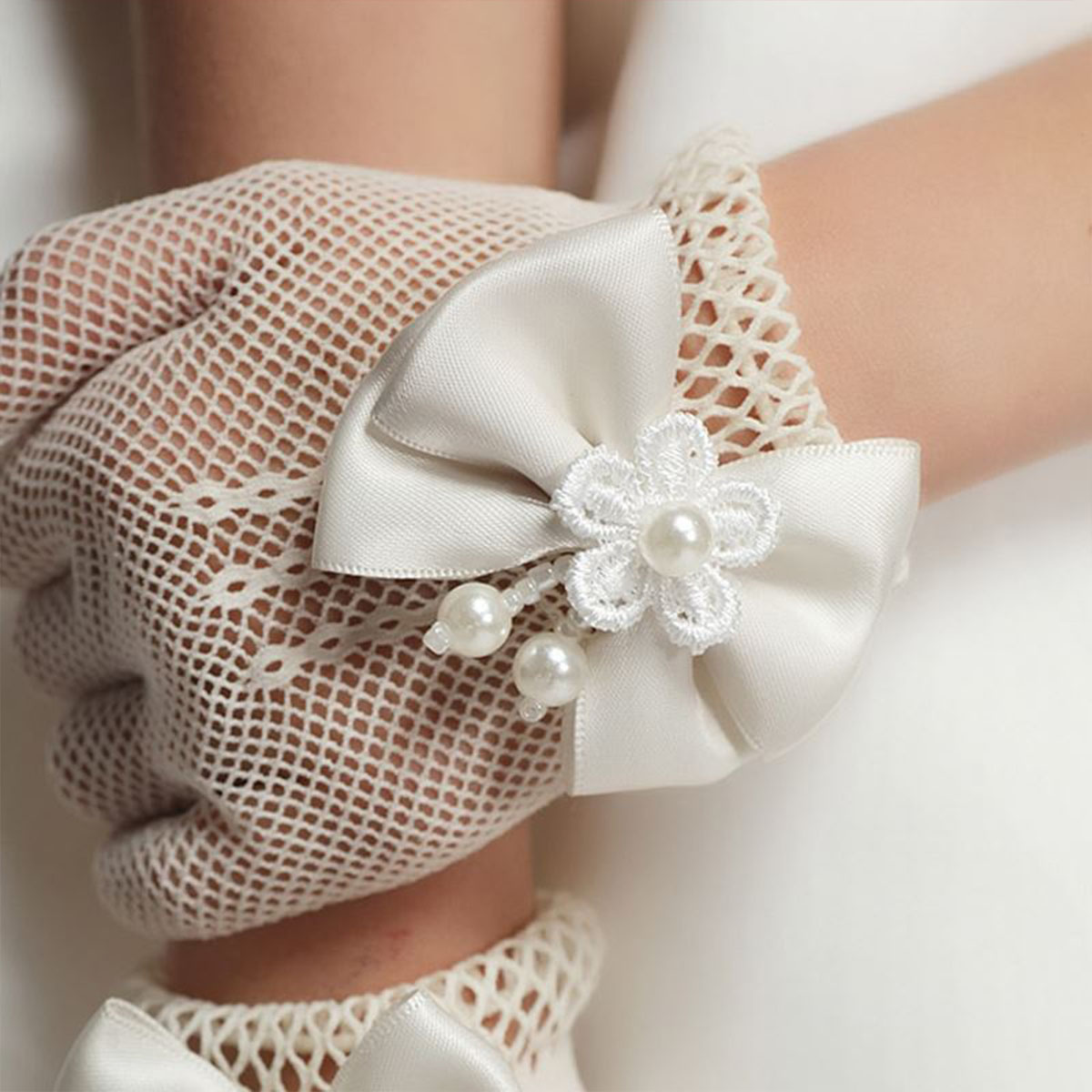 Kids Lace Pearl Fishnet Gloves - String Of Pearls Plant 评论和价格
